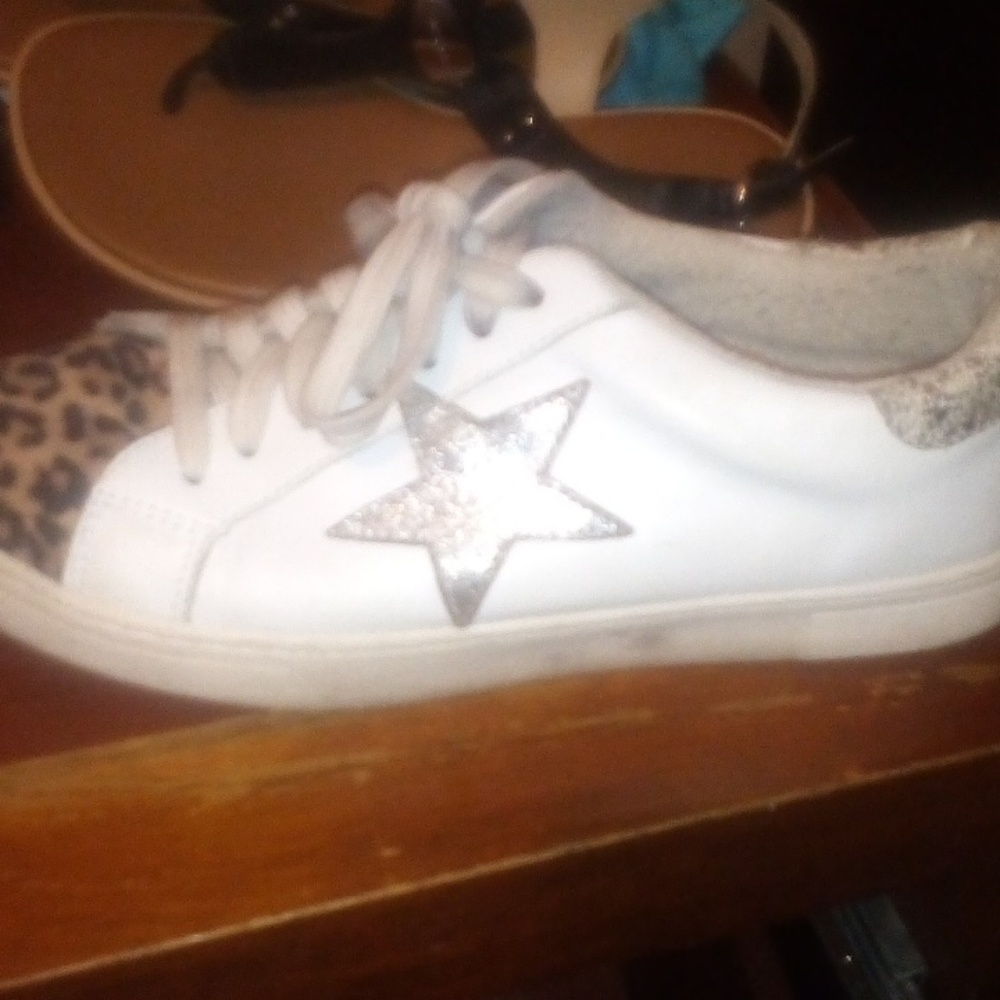 Cheetah Print,Silver and White Sneakers with Star Women’s Size 8.5